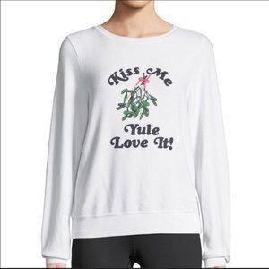 💋NWT Wildfox top mistletoe top